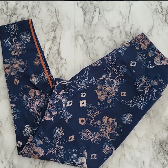 Free People Movement Freestyle Rise Leggings - Picture 11 of 16